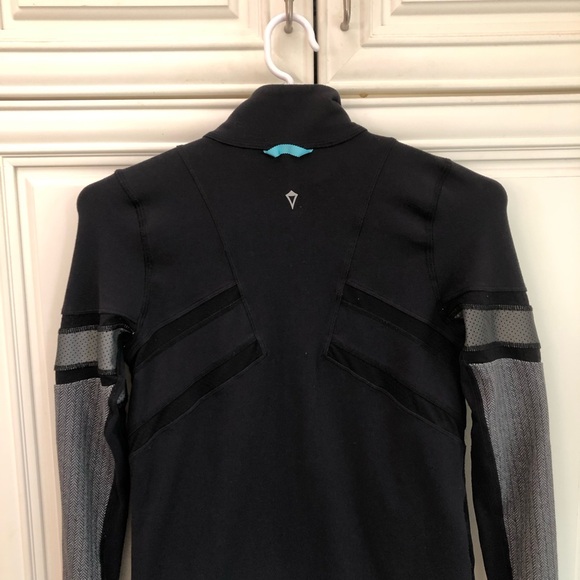 Ivivva by Lululemon girl’s sweater/jacket 🍋 - Picture 7 of 12